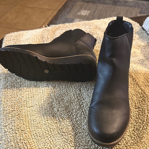 ST JOHNS BAY Black Ankle Boots - Picture 9 of 10